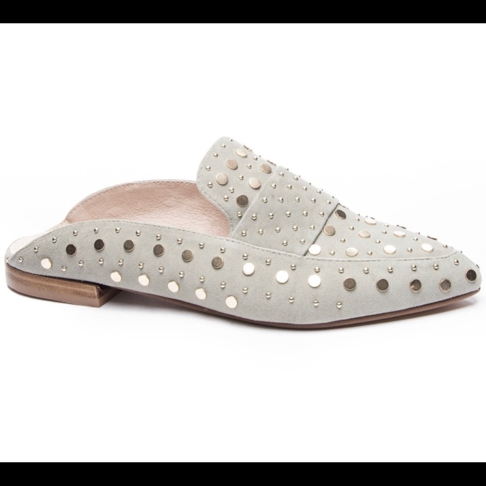 NWOB Chinese Laundry “Charlie Kid” suede mules 6.5